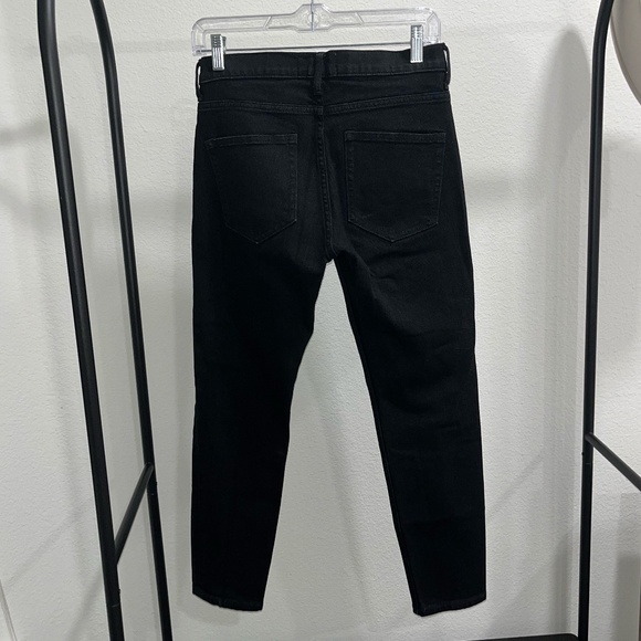 EVERLANE | Classic Closet Staple The Original Cheeky® Jean in Black | Size 27 - Picture 6 of 8